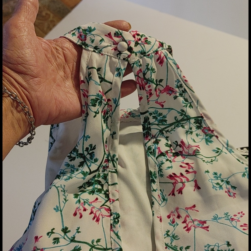 Steezyer size M floral Romper - Picture 6 of 9